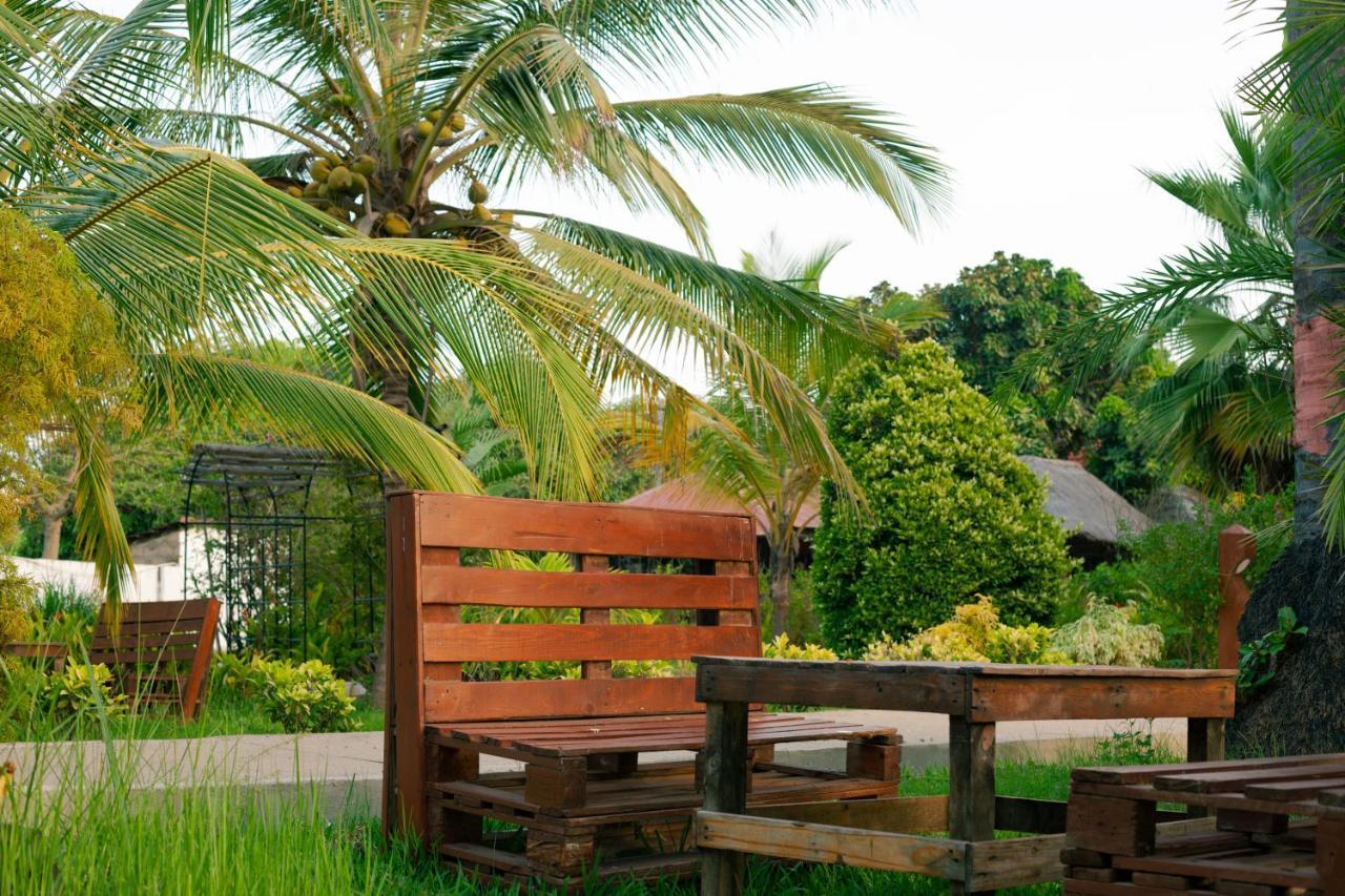 Bamboo Garden Hotel Serrekunda Εξωτερικό φωτογραφία