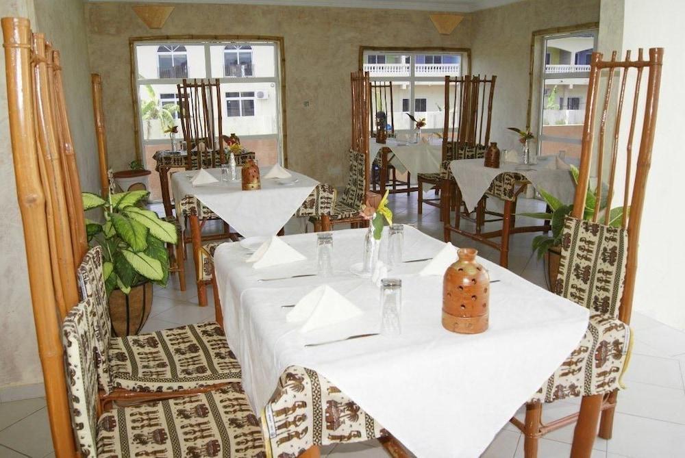 Bamboo Garden Hotel Serrekunda Εξωτερικό φωτογραφία
